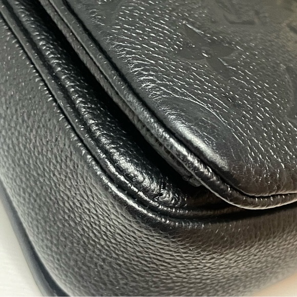 💜💜Louis Vuitton Pochette Métis in Empreinte Leather - Picture 14 of 17